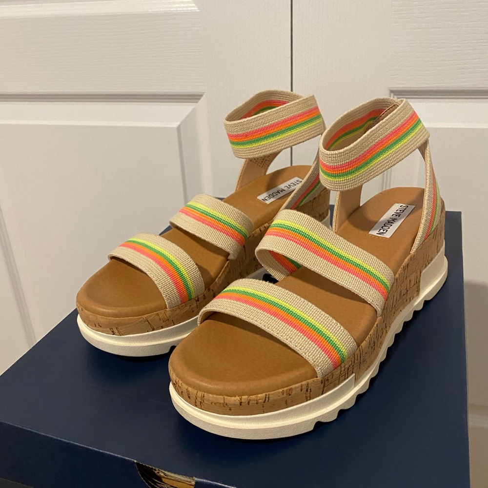 Steve Madden Rainbow band sandals